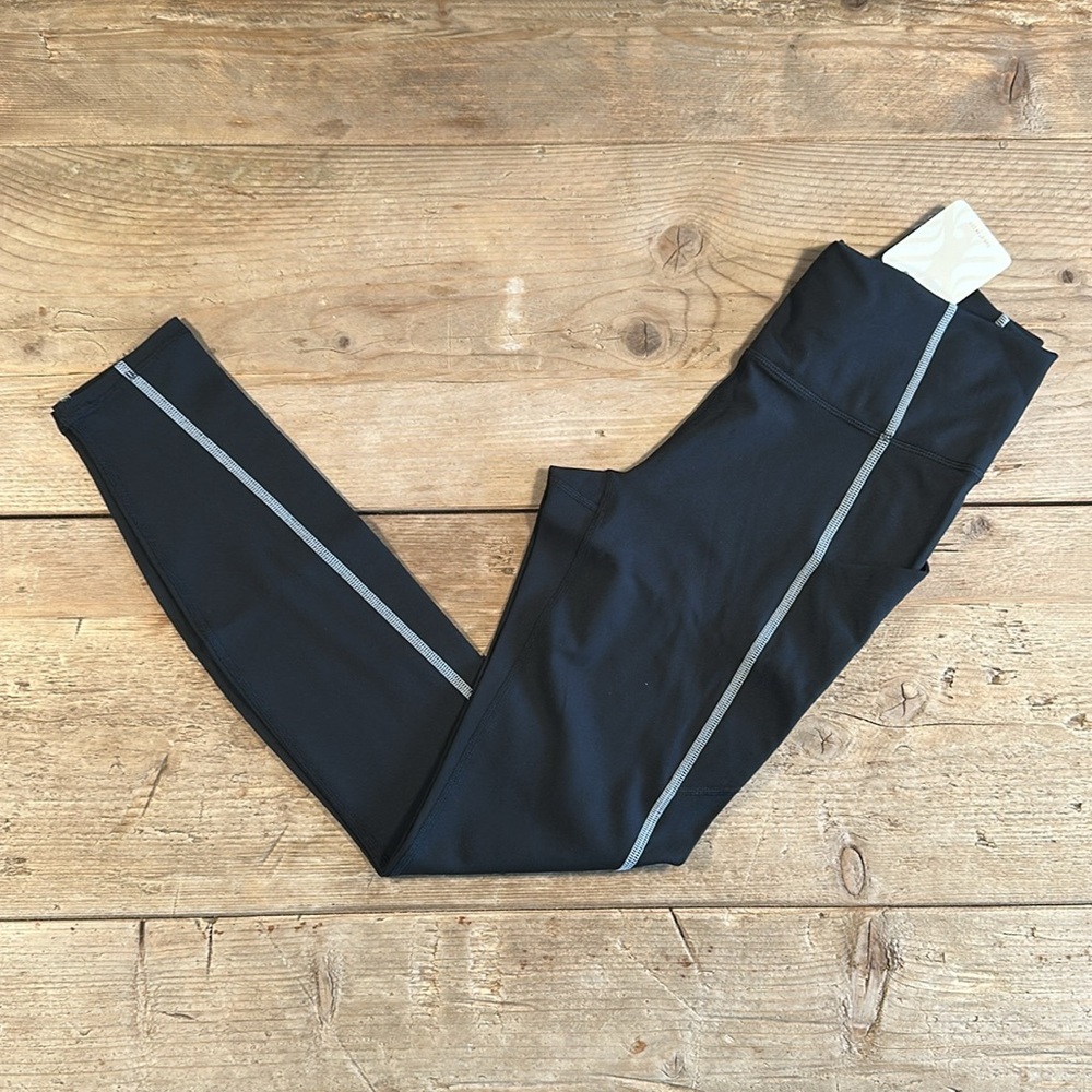 NWT- Fabletics PureLuxe HW Pocket Full length Legging -BLACK/CLASSIC WHITE (27”) - Picture 5 of 10